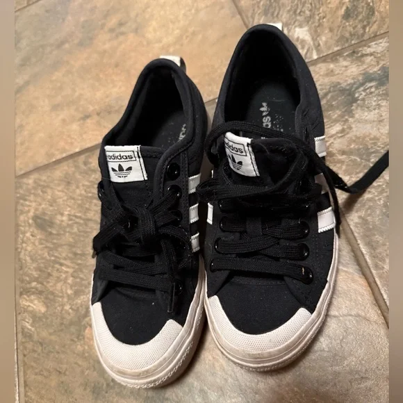 Adidas Black and White Sneakers NIZZA PLATFORM SHOES size 6 - Picture 2 of 4